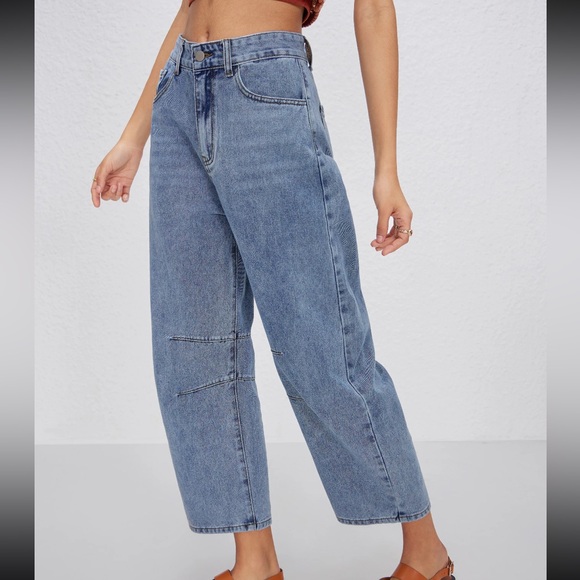 Mid rise pocket barrel leg jeans - Picture 3 of 10